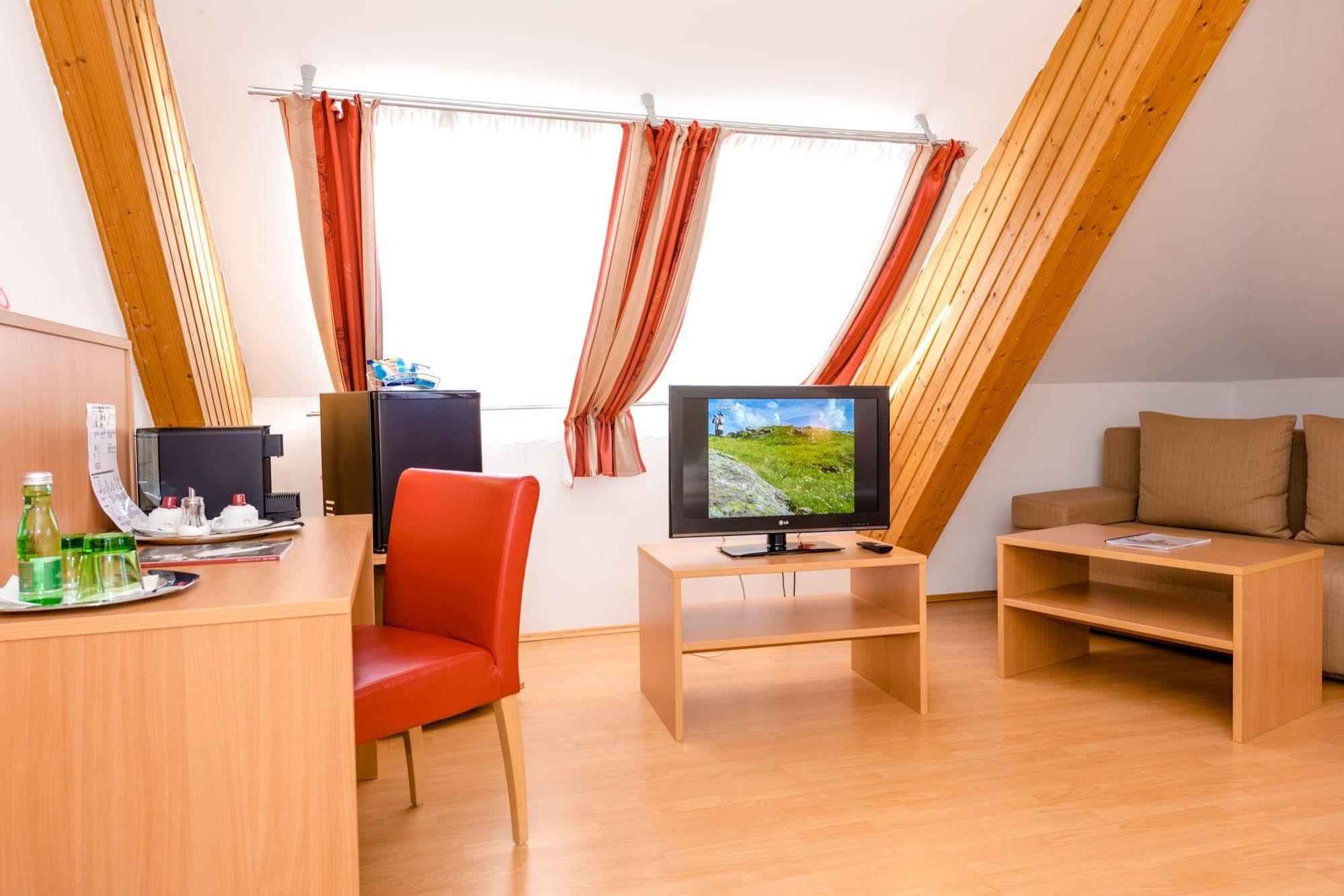 Stadthotel Schwerterbraeu Judenburg Zewnętrze zdjęcie