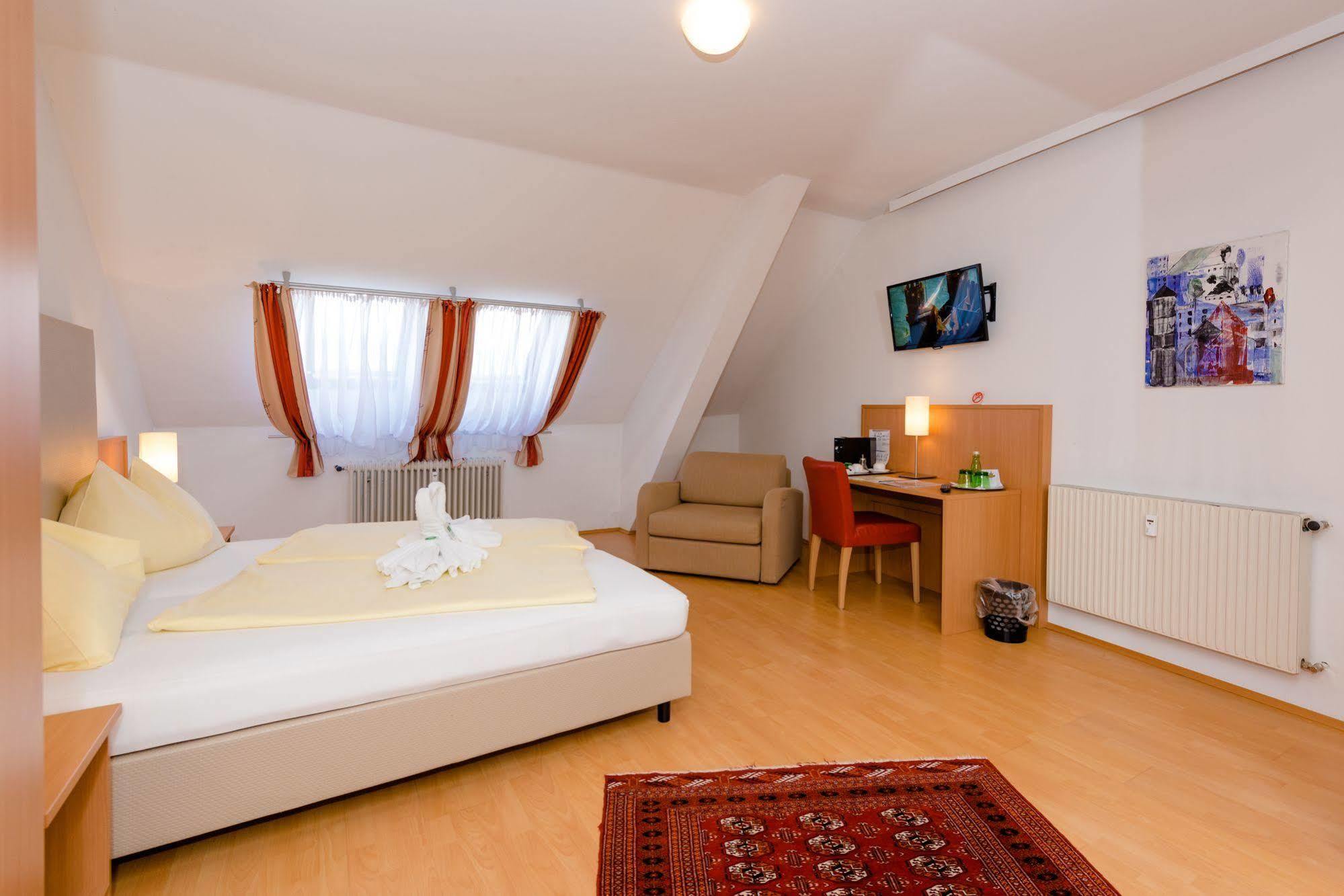 Stadthotel Schwerterbraeu Judenburg Zewnętrze zdjęcie