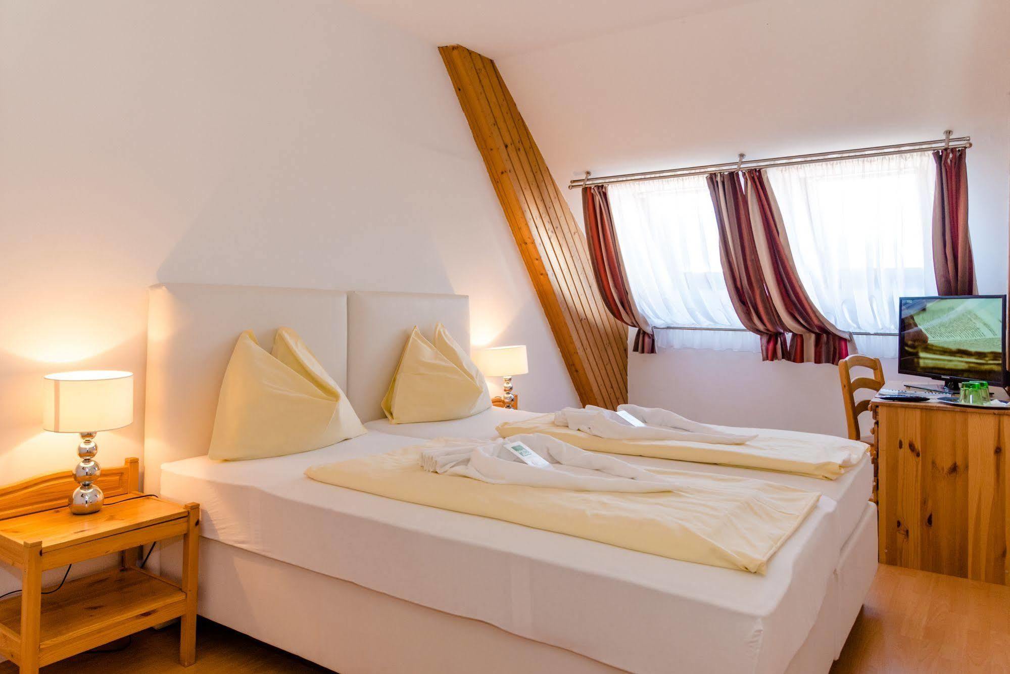 Stadthotel Schwerterbraeu Judenburg Zewnętrze zdjęcie